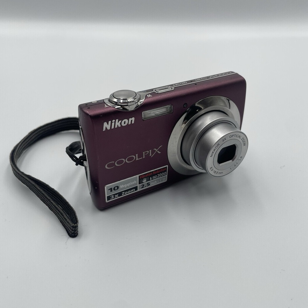 Nikon Coolpix S220 Digital Camera Purple, 10MP, 3X Zoom Plum Tested**